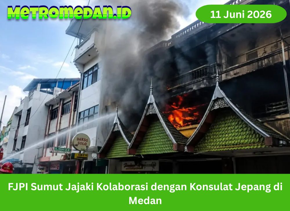 Tiga bangunan bekas restoran di Medan Petisah terbakar. Api diduga muncul dari lantai dua dan penyebabnya masih diselidiki.