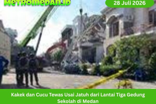 Kakek dan cucunya tewas setelah jatuh dari lantai tiga gedung sekolah di Medan. Polisi menyelidiki kronologi serta kondisi tangga tanpa pegangan.