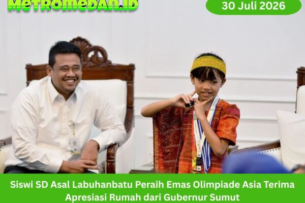 Siswi SD asal Labuhanbatu peraih medali emas olimpiade sains dan matematika tingkat Asia menerima hadiah rumah dari Gubernur Sumatera Utara.