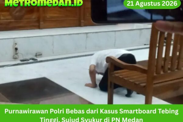Purnawirawan Polri Bambang Ghiri Arianto divonis bebas dalam kasus korupsi smartboard Tebing Tinggi. Ia sujud syukur dan menangis usai putusan.